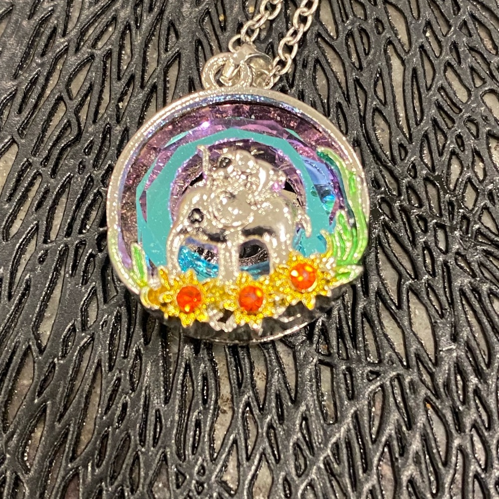 Silver Mommy and baby elephant Pendant Necklace - Picture 2 of 5